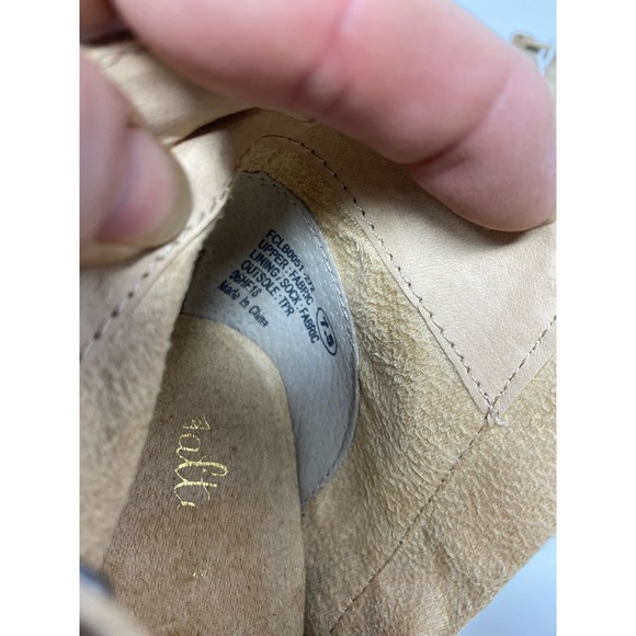 NEW Altar'd State Ankle Boots 7.5 Beige Faux Leather Almond Toe Block Heel Suede - Picture 8 of 8